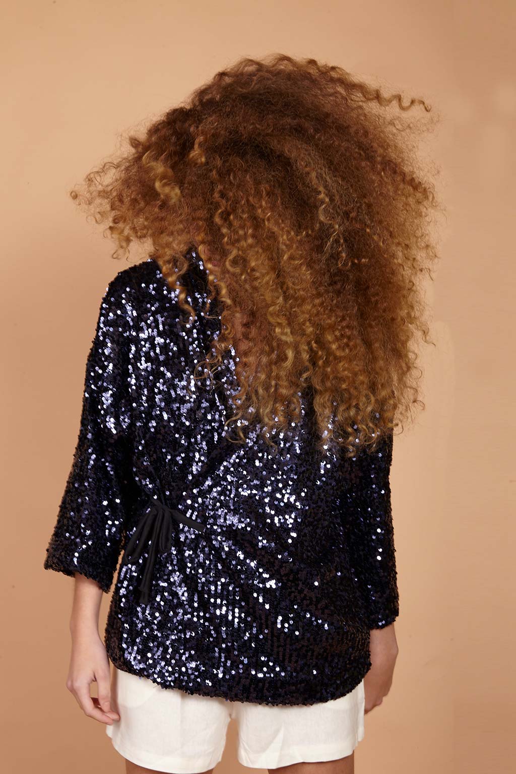 Kimono AMP Paetê Marinho