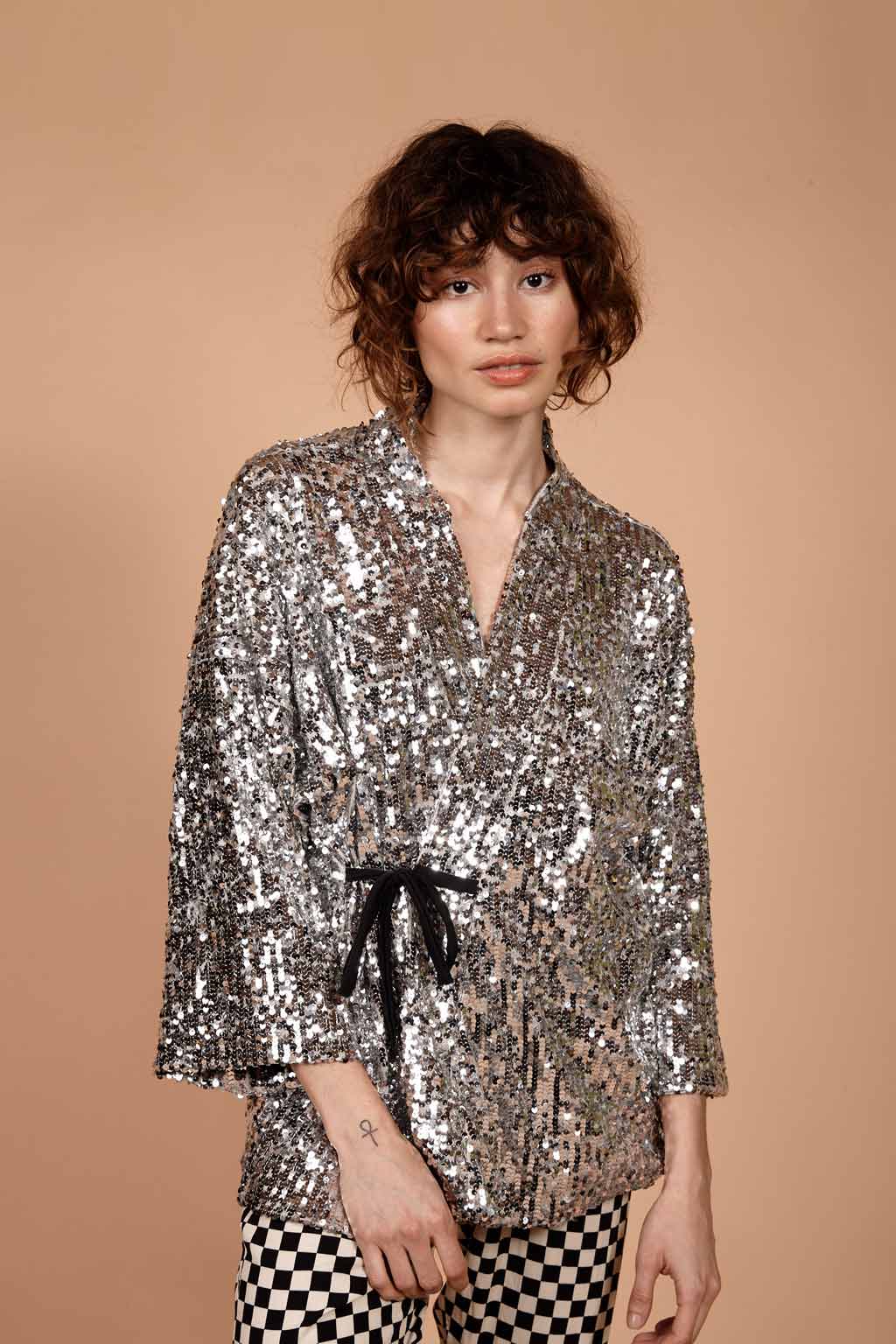 Kimono de paetê prata AMP