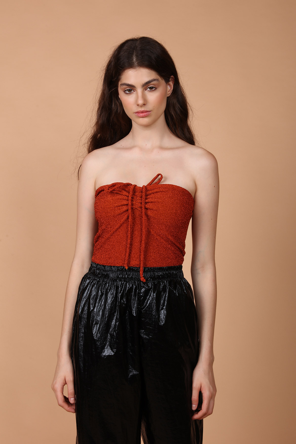 Body tomara que caia em lurex tijolo