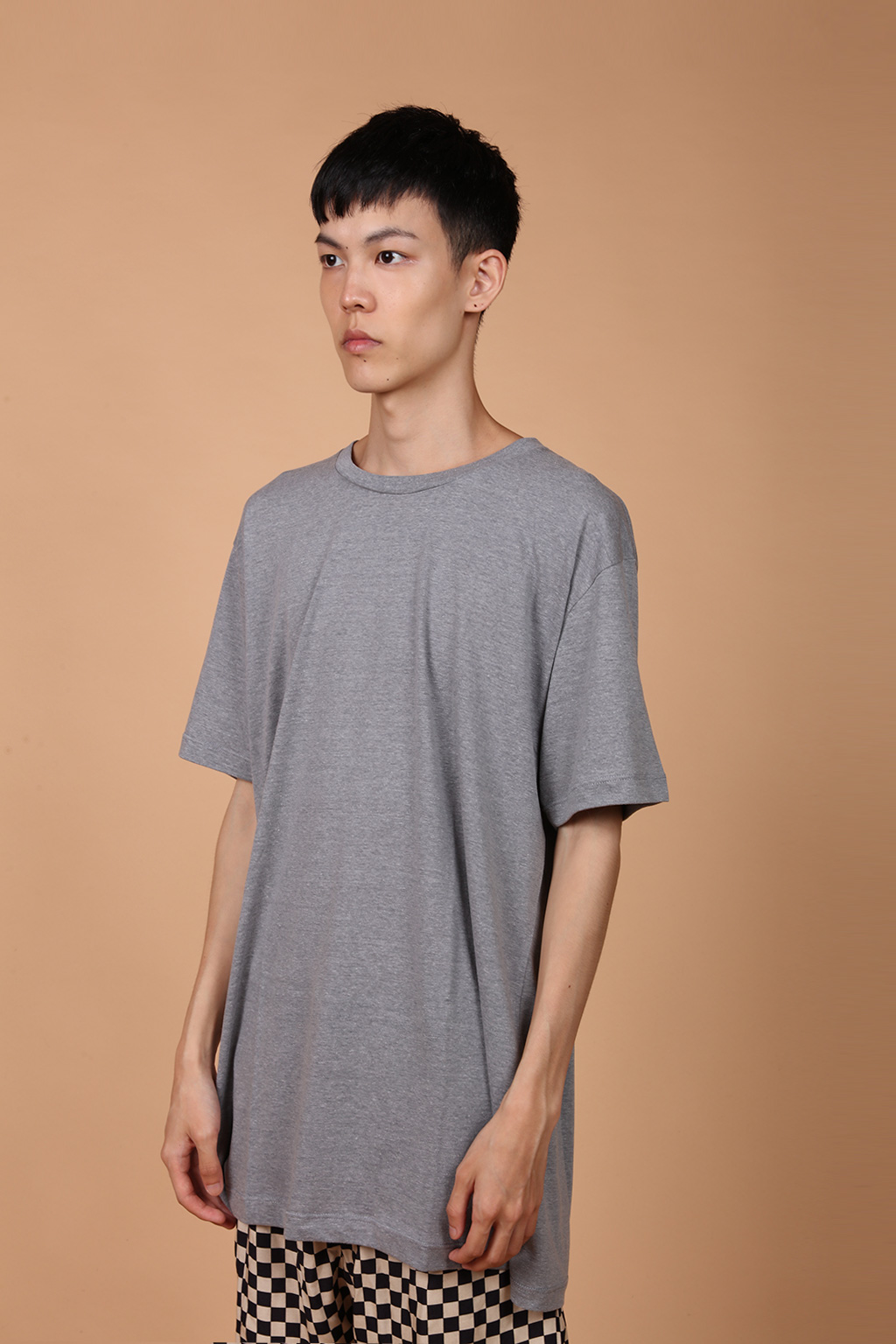 Camiseta básica oversize cinza