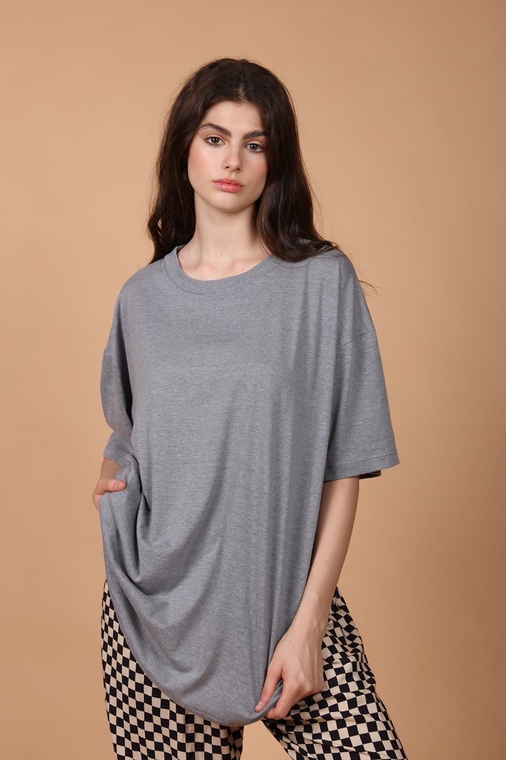Camiseta básica oversize cinza