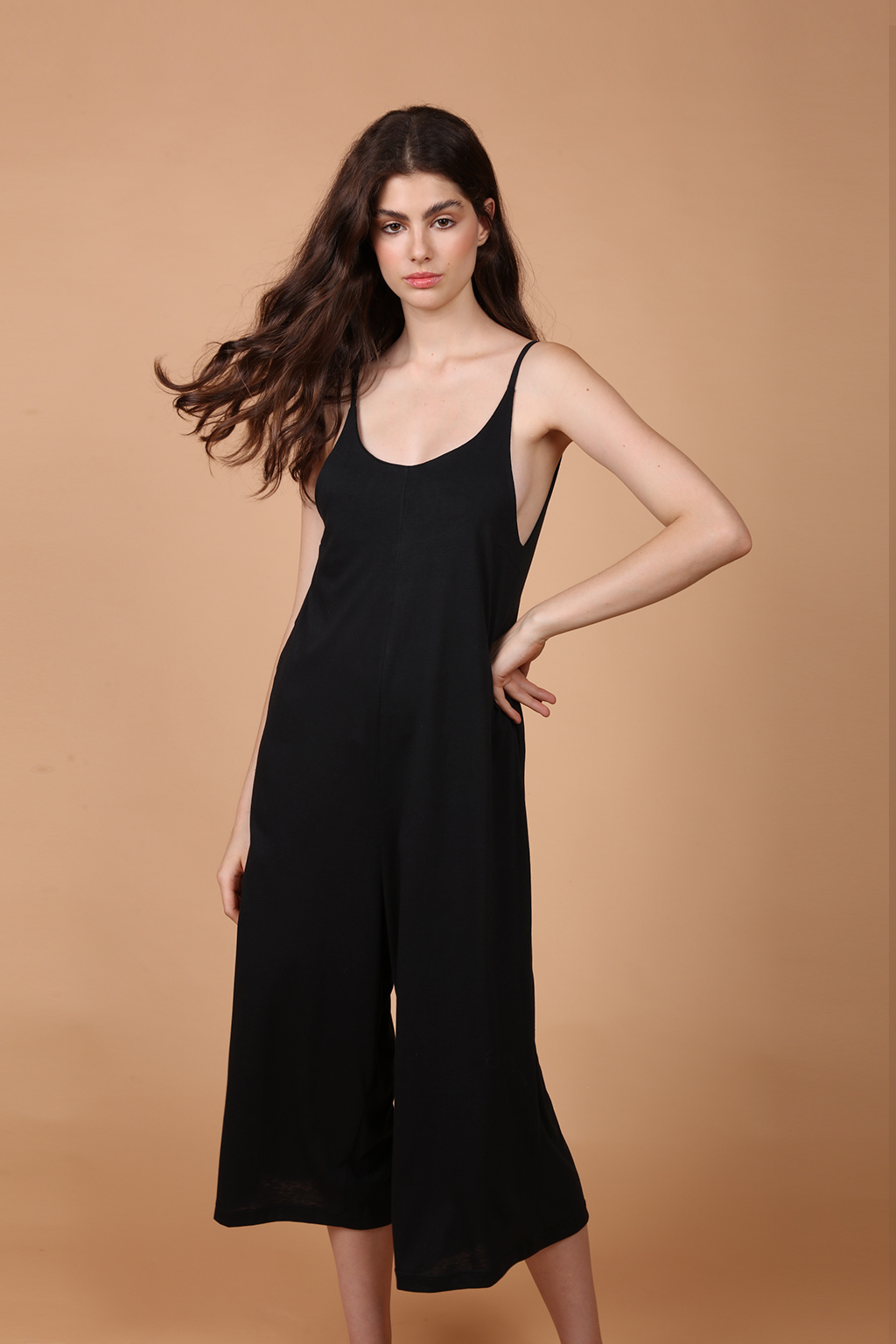 Macacão básico amplo preto