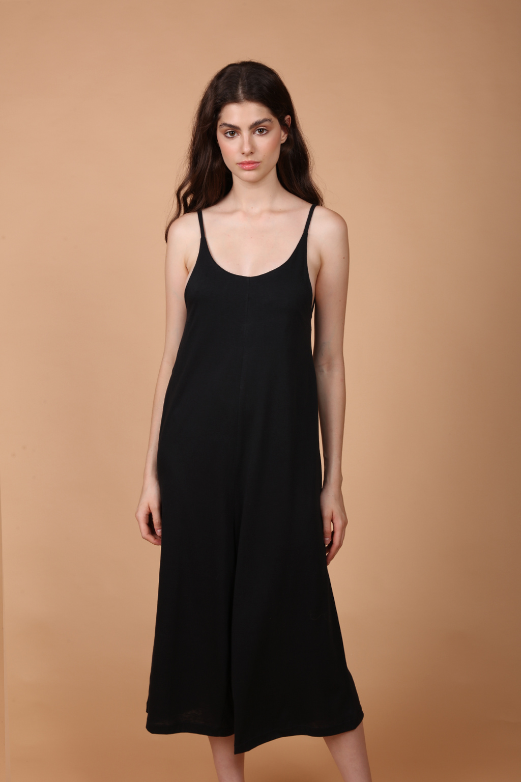 Macacão básico amplo preto