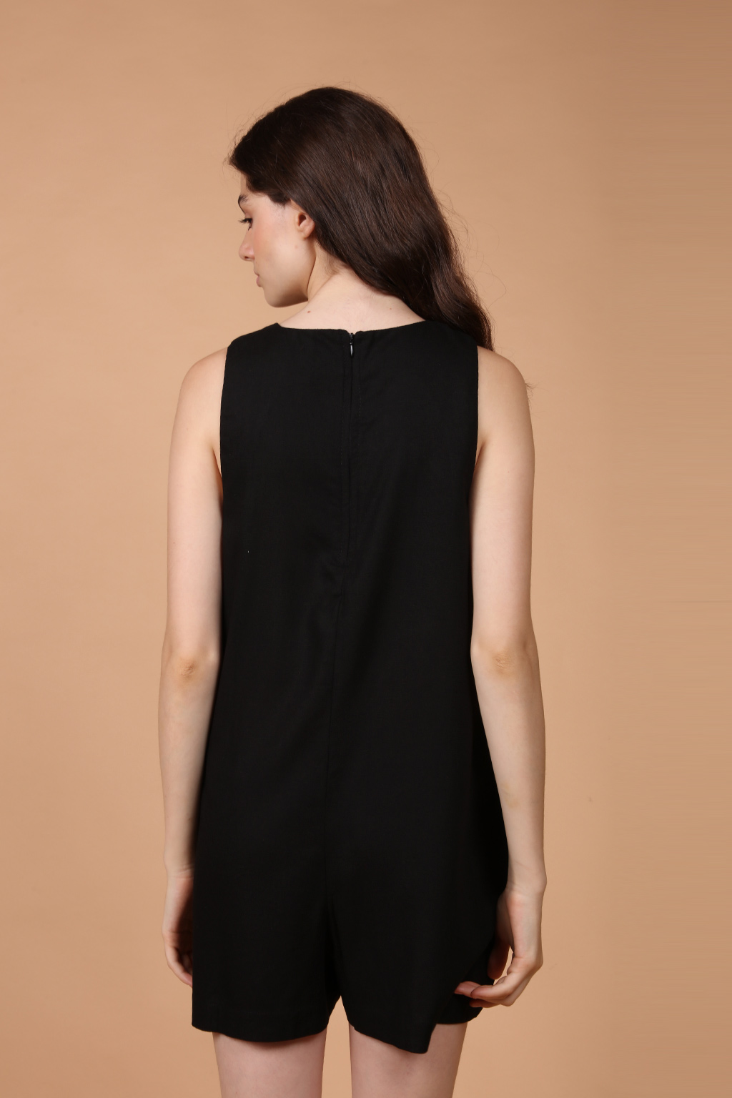 Macaquinho amplo de linho preto