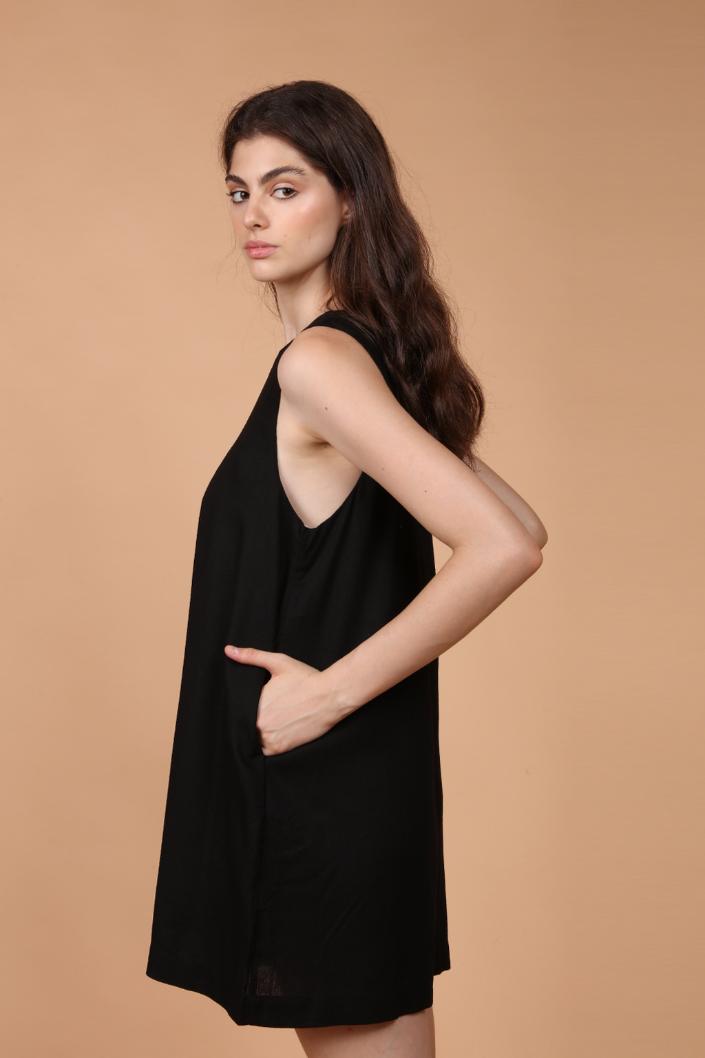 Macaquinho amplo de linho preto