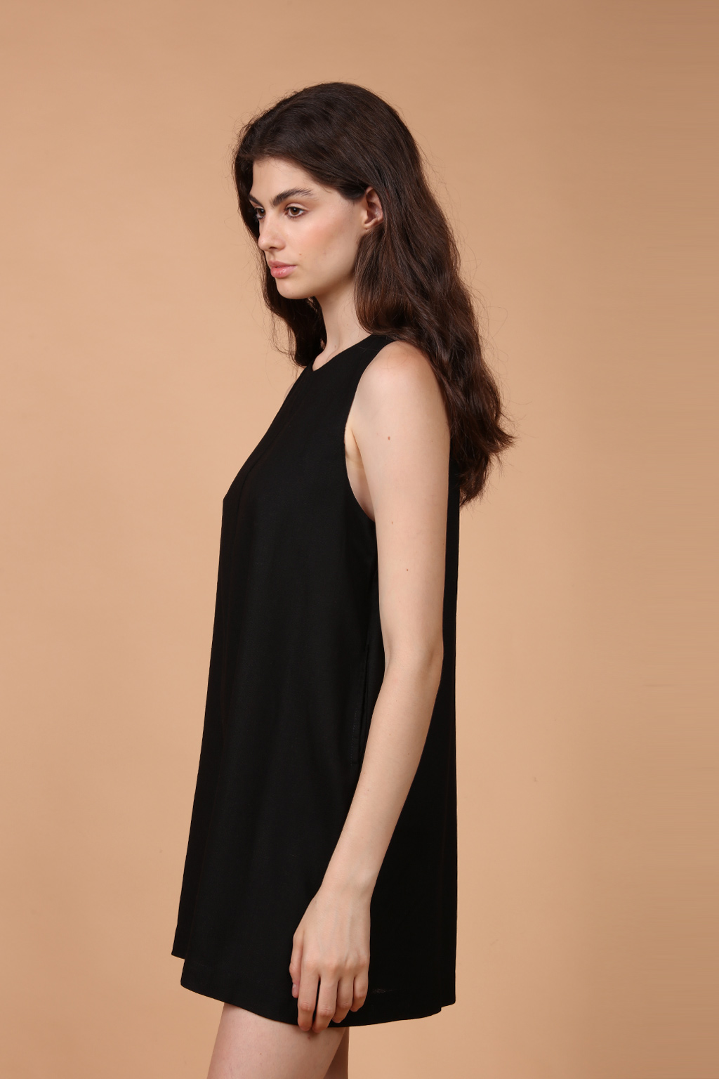 Macaquinho amplo de linho preto