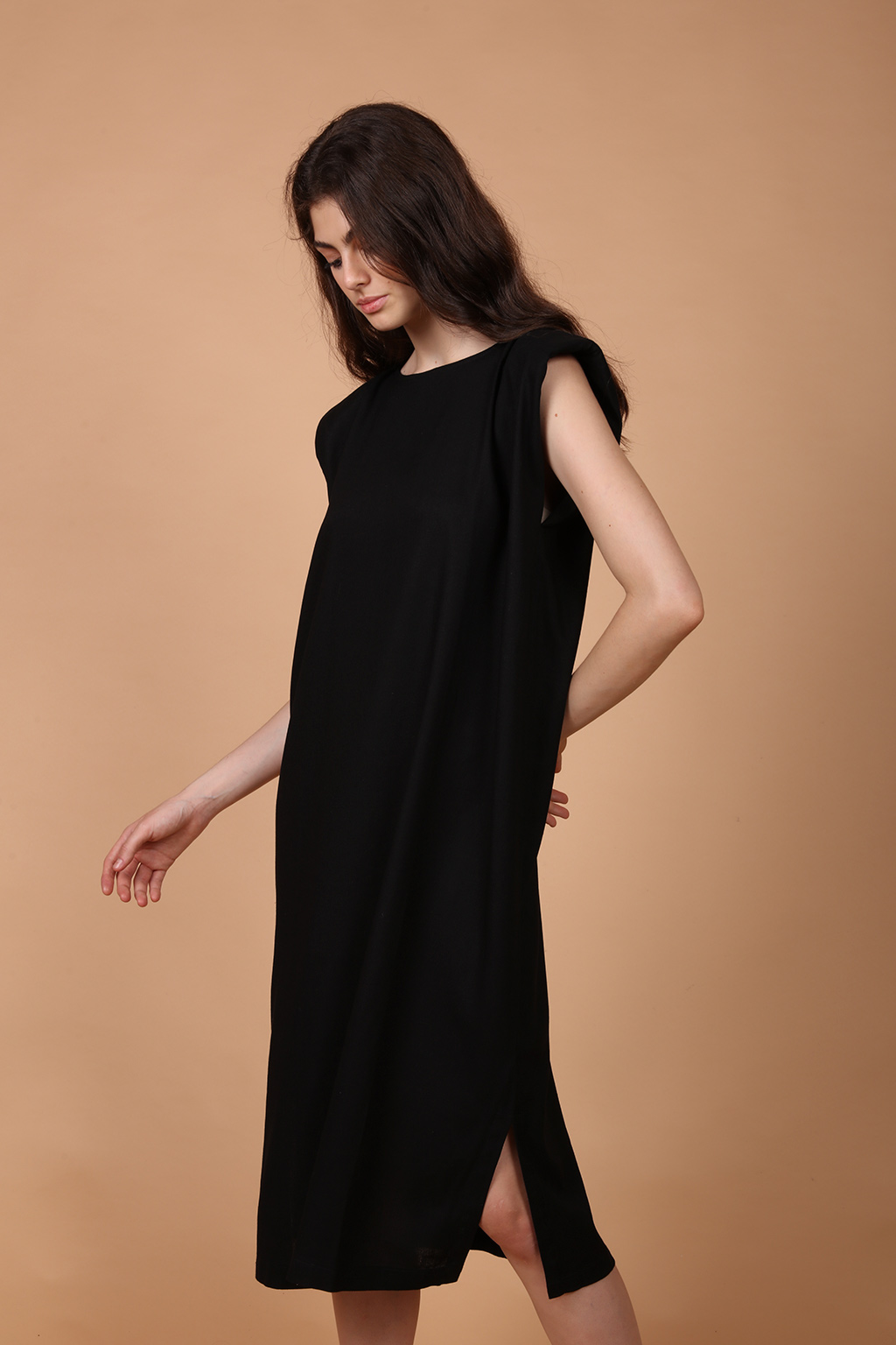 Vestido de linho com ombreira preto