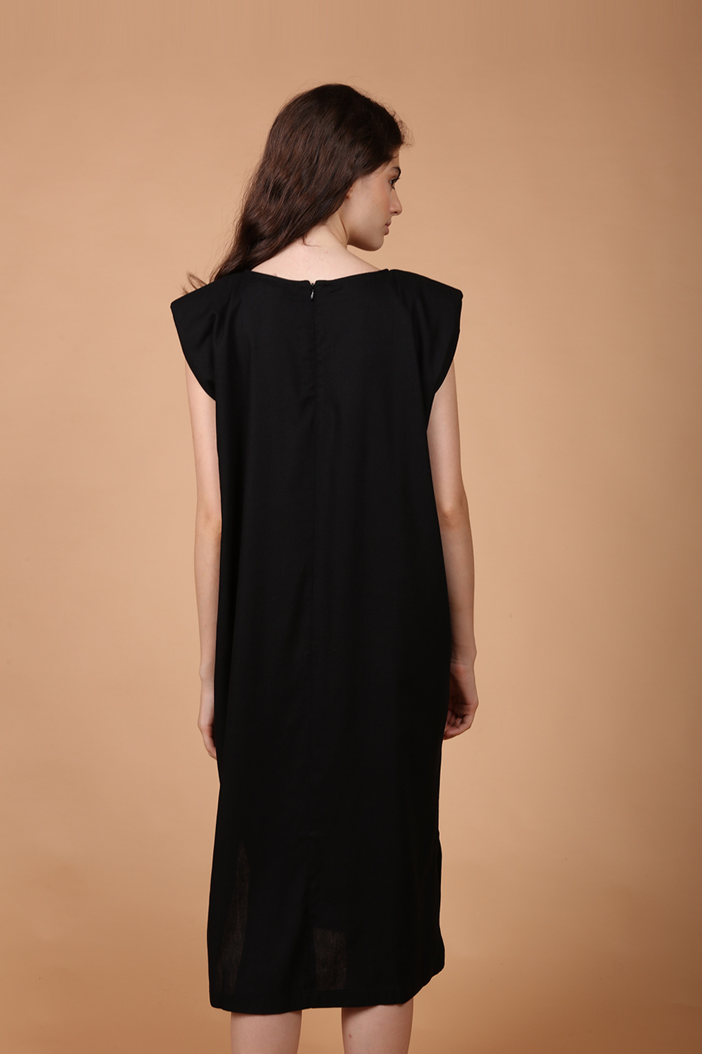 Vestido de linho com ombreira preto