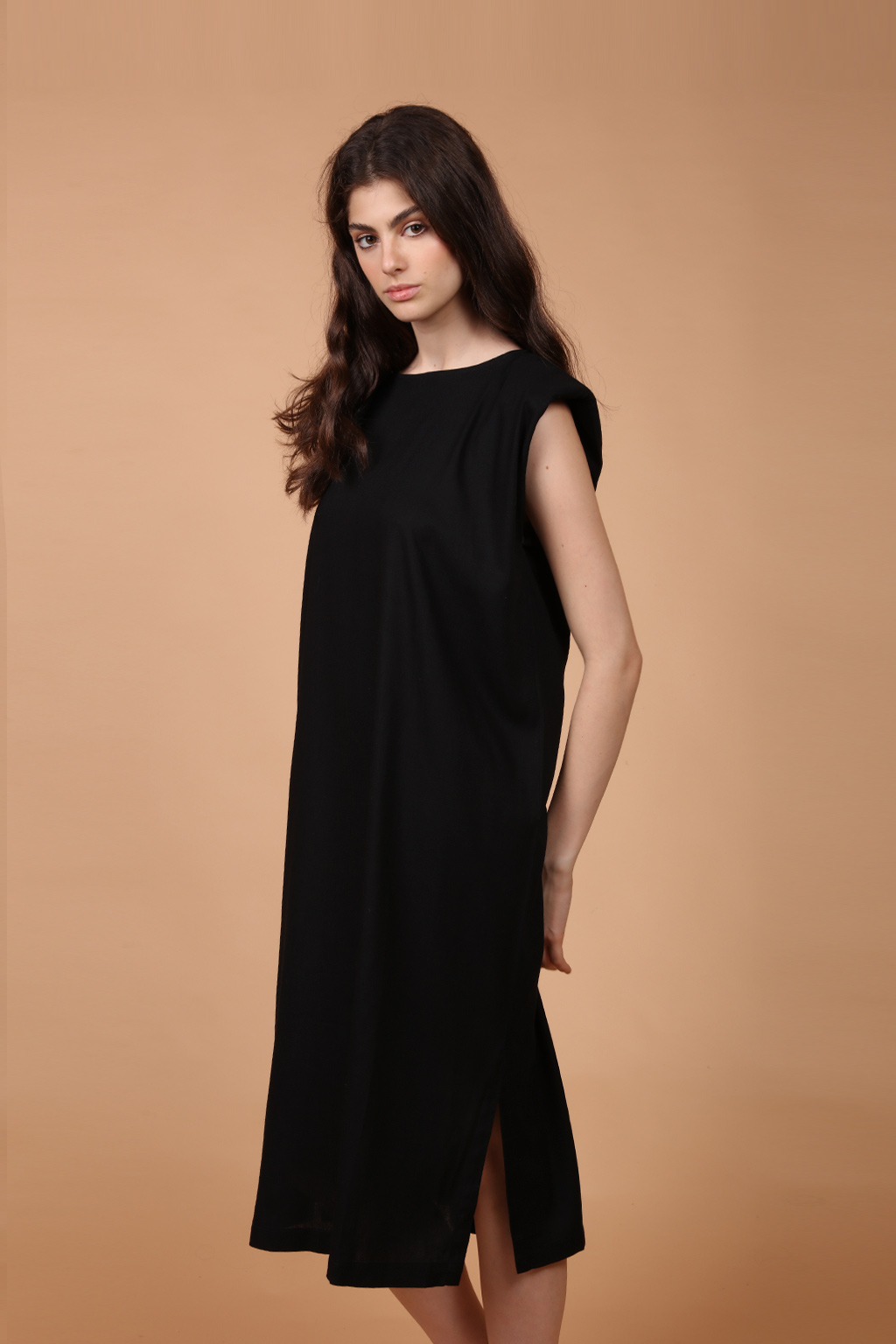 Vestido de linho com ombreira preto