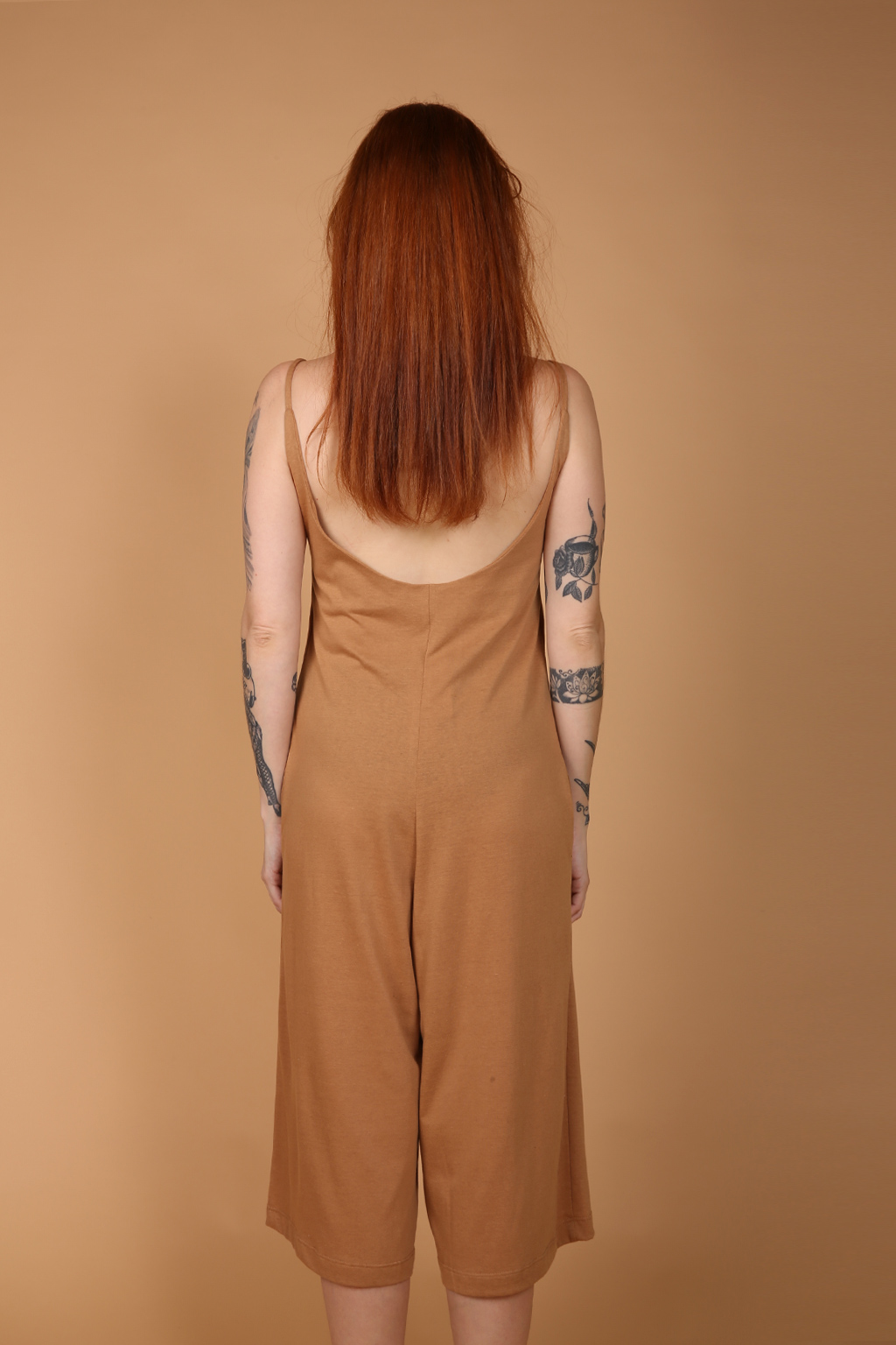 Macacão básico amplo bege