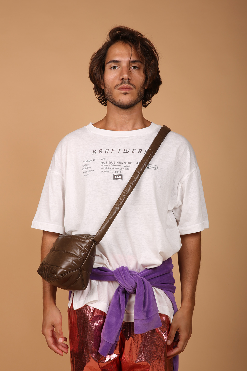 Pochete puffer marrom