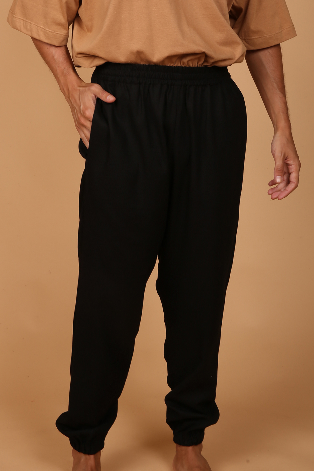 Calça jogger de linho preta
