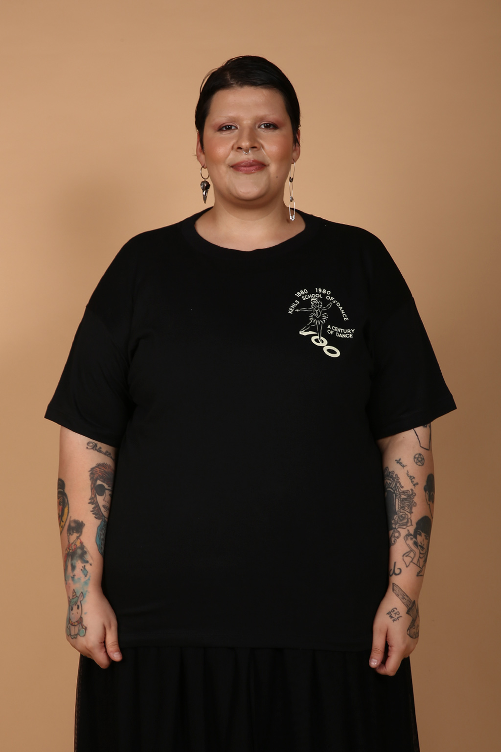 Camiseta oversize preta estampada Bailarina