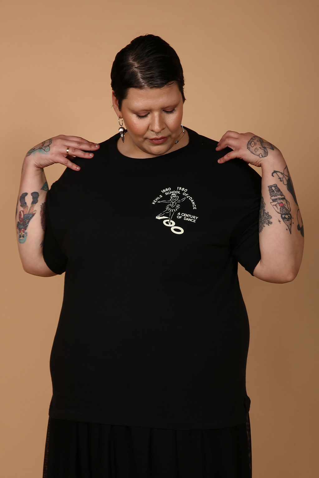 Camiseta oversize preta estampada Bailarina