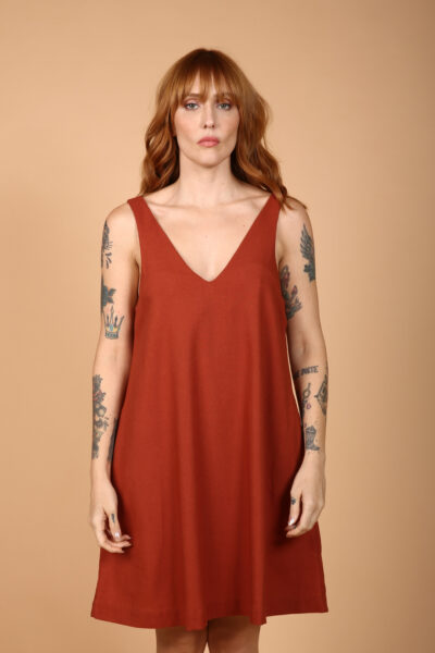 Vestido linho evasê tijolo