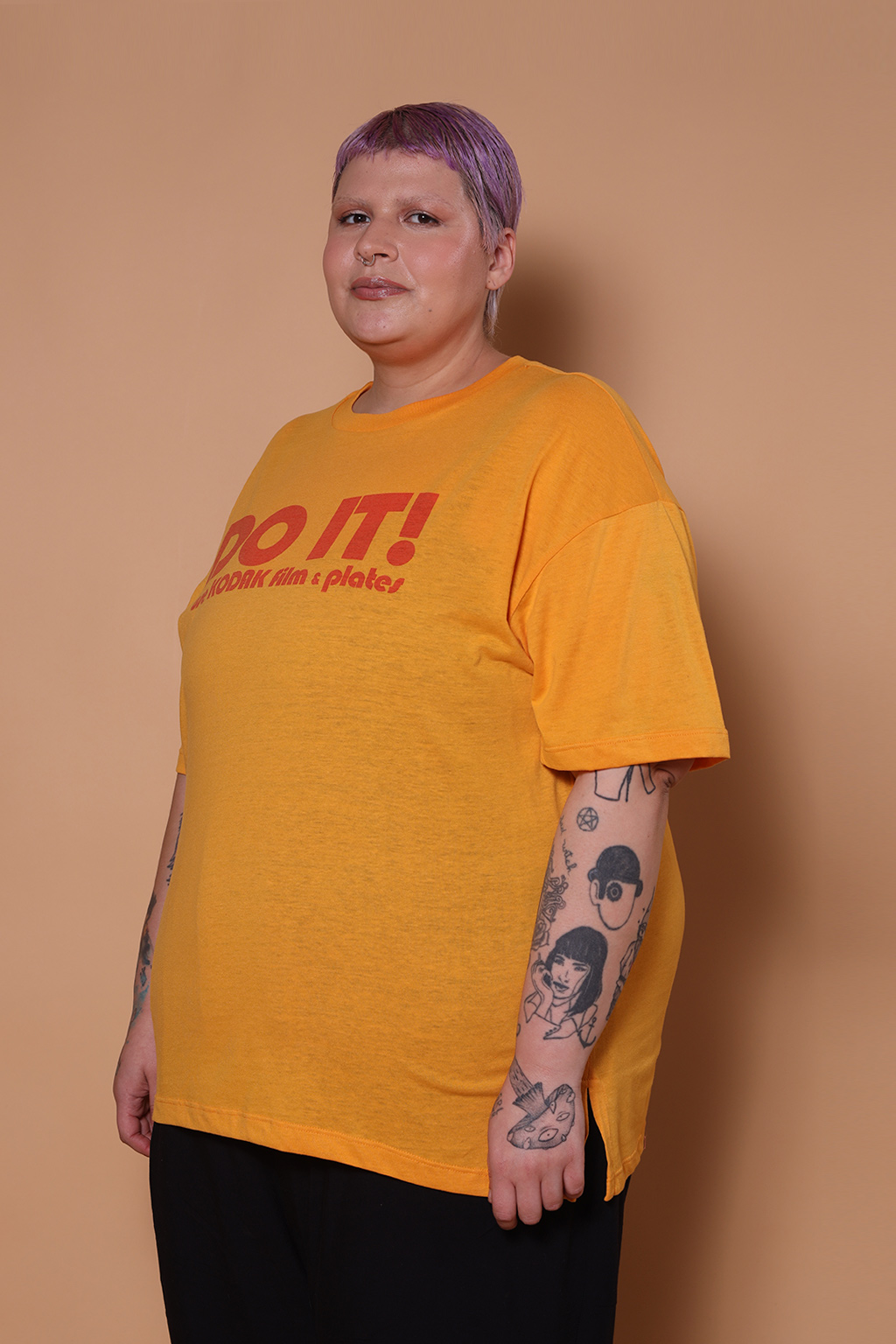 Camiseta oversize amarela estampada Kodak DO IT