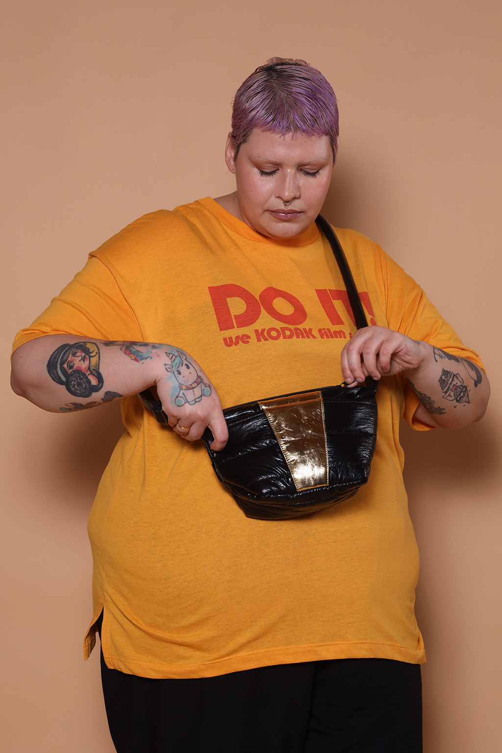 Camiseta oversize amarela estampada Kodak DO IT