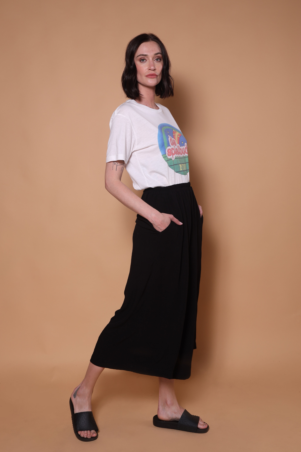 Calça Preta CalÃ§a Pantacourt De Viscose CalÃ§a Pantacourt Preta