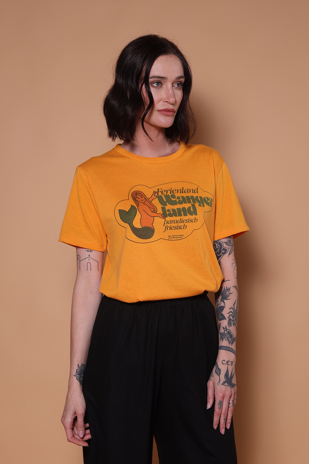 camiseta amarela