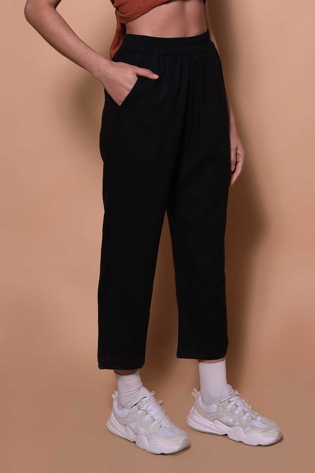 Calça reta linho preto