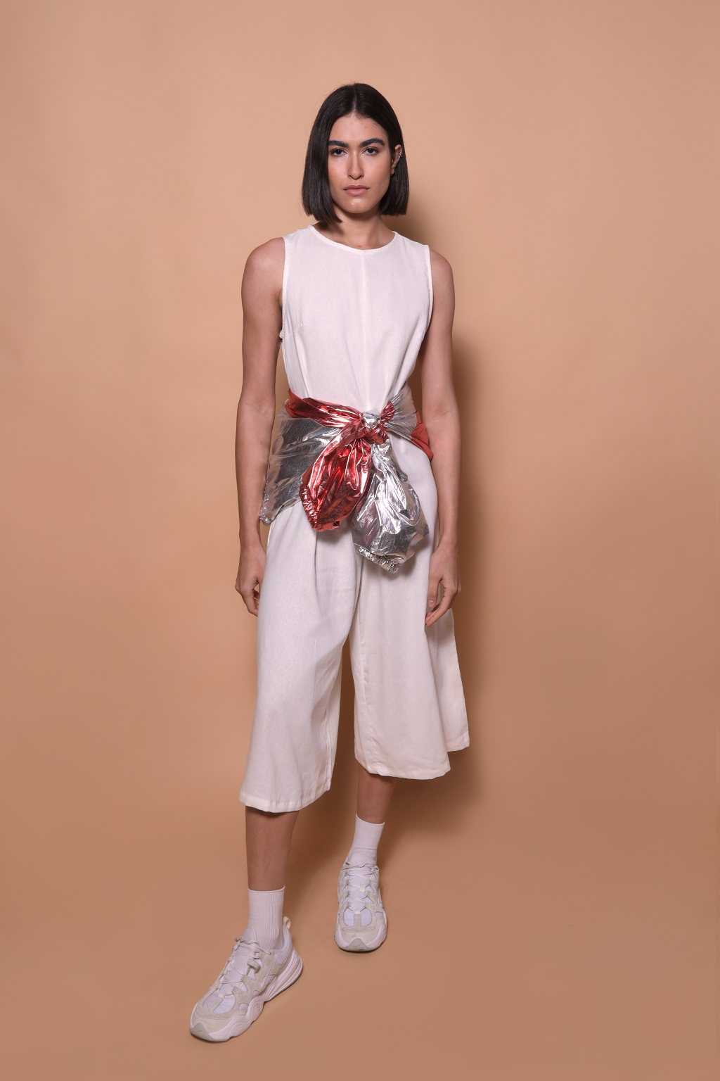 Macacão regata linho off-white