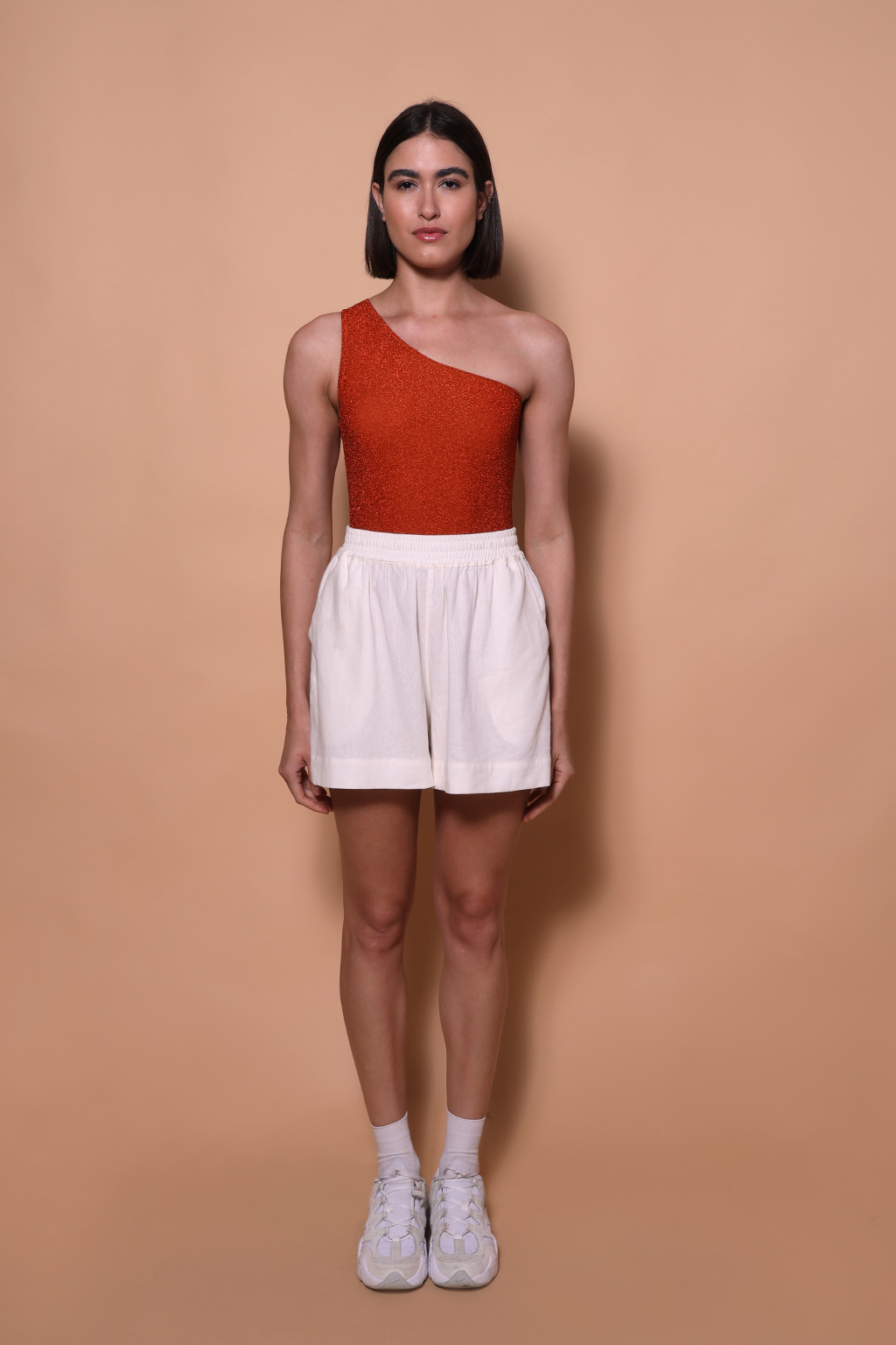 Short evasê linho off-white