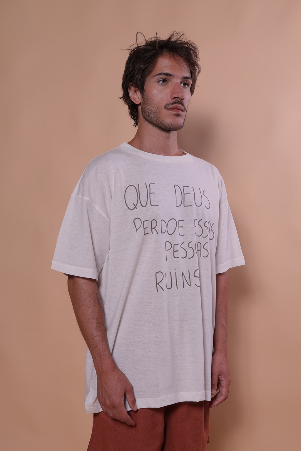 Camiseta oversize estampada Que Deus perdoe essas pessoas ruins