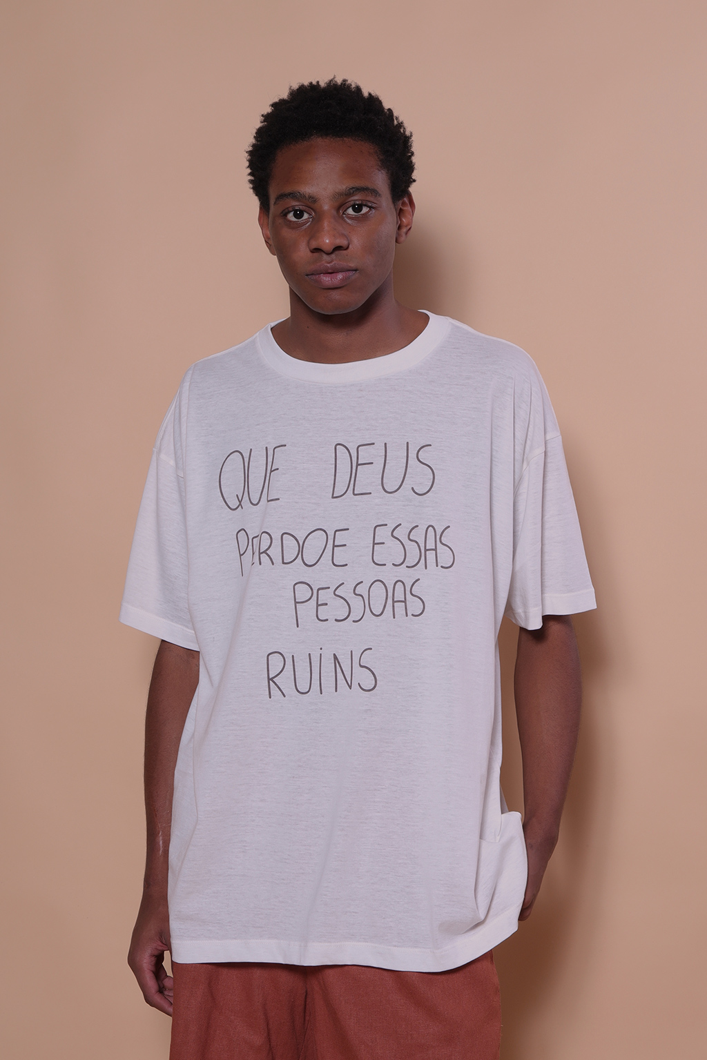 Camiseta oversize estampada Que Deus perdoe essas pessoas ruins