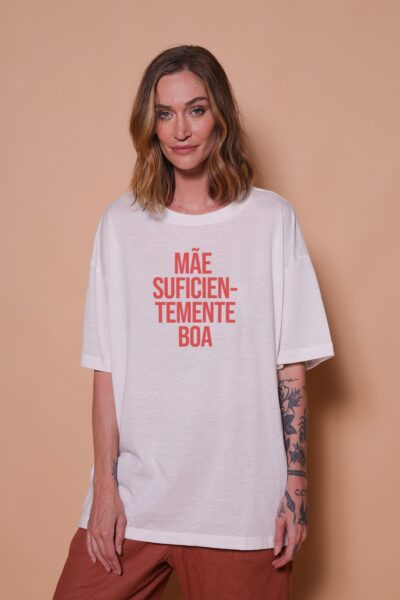 Camiseta oversize estampada Mãe Suficientemente Boa