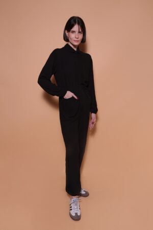 Macacão manga longa preto em viscose