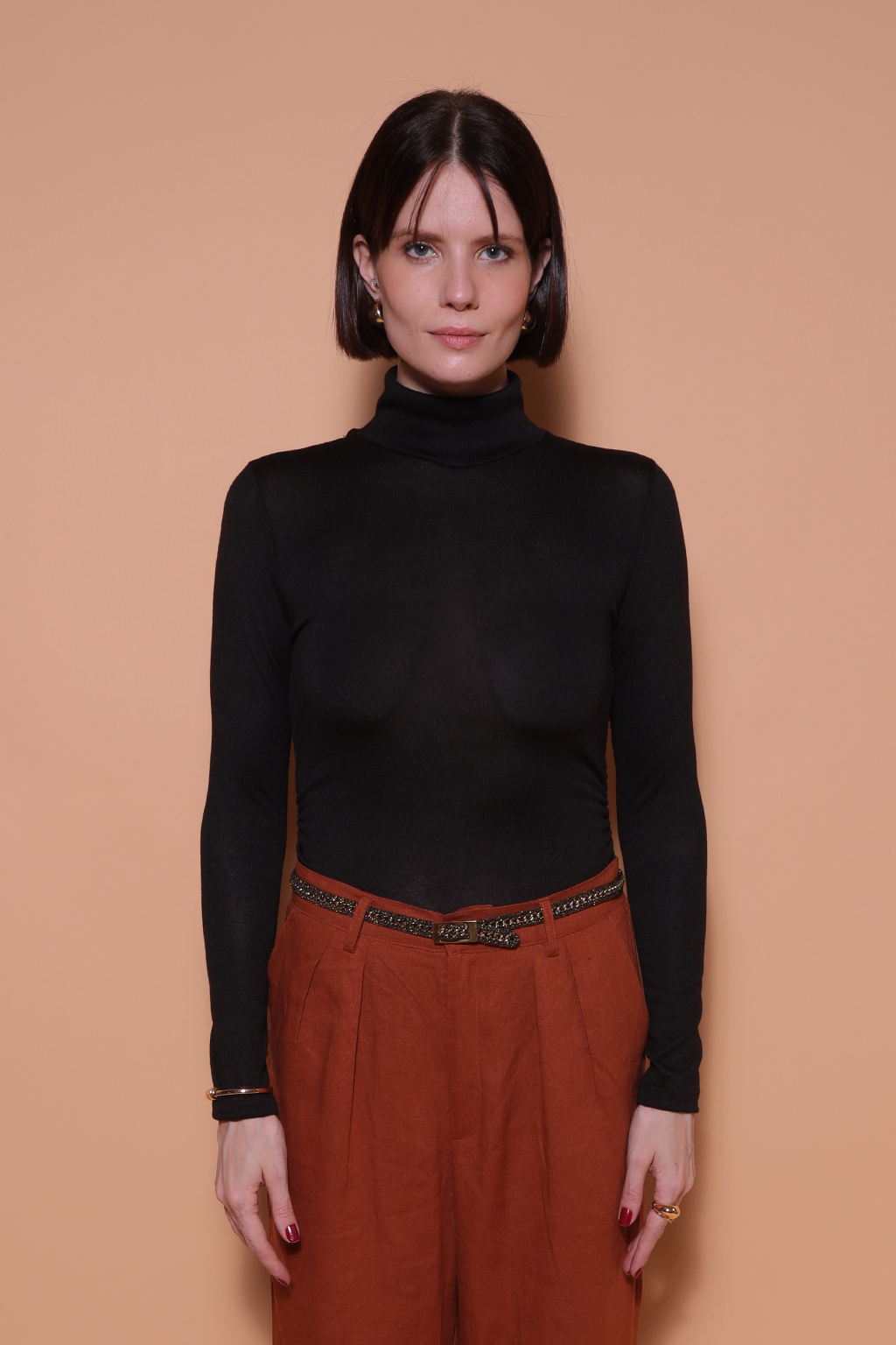 Blusa tricot gola alta preta