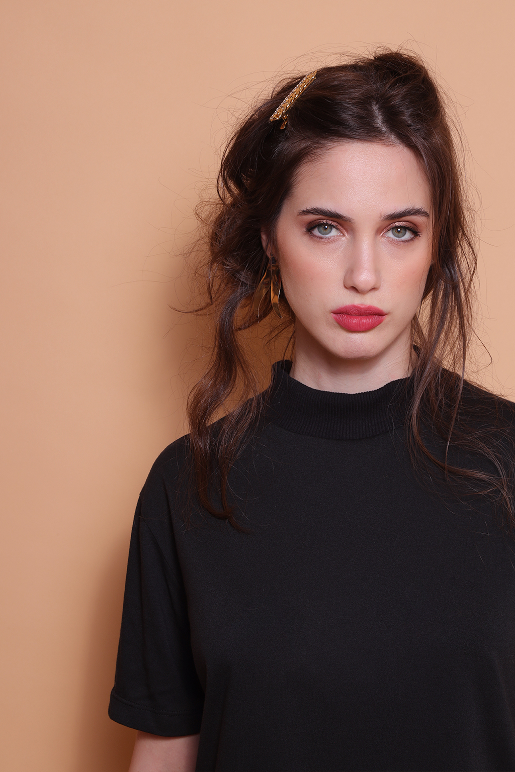 Camiseta gola alta preta