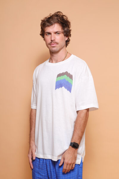 Camiseta oversize estampada Setas Coloridas