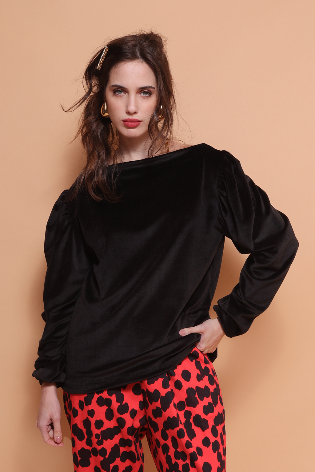 Blusa veludo manga bufante preta