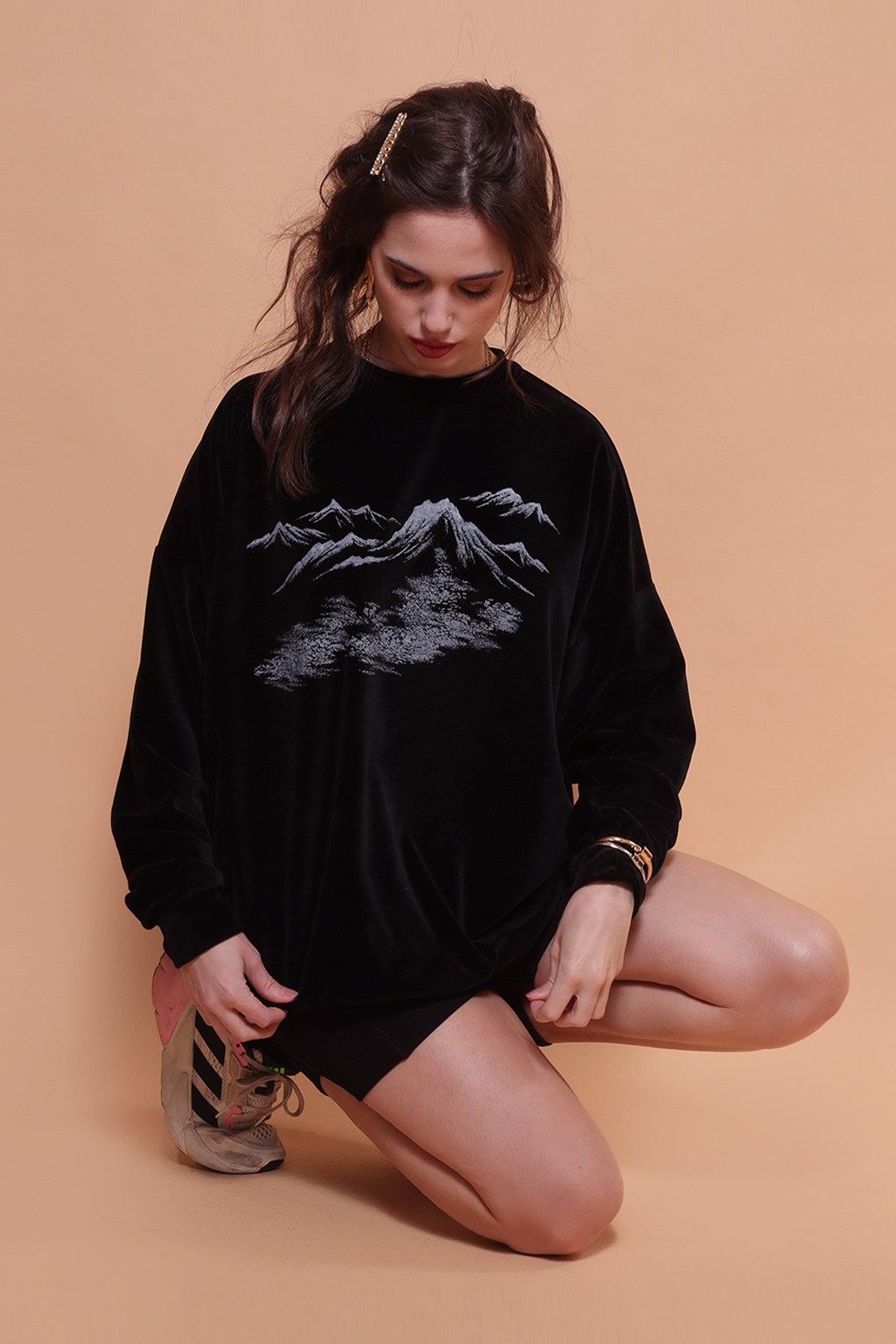 Blusão oversize plush preto Montanhas