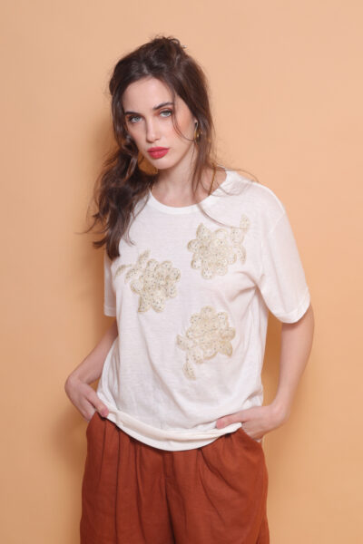 Camiseta estampada Flores bordado