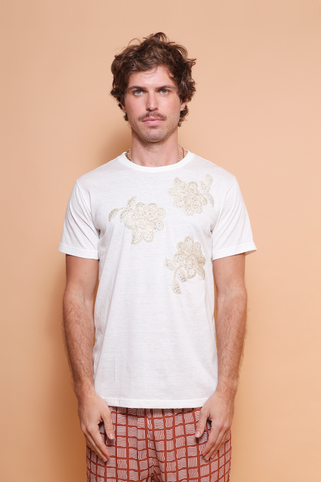 Camiseta estampada Flores bordado