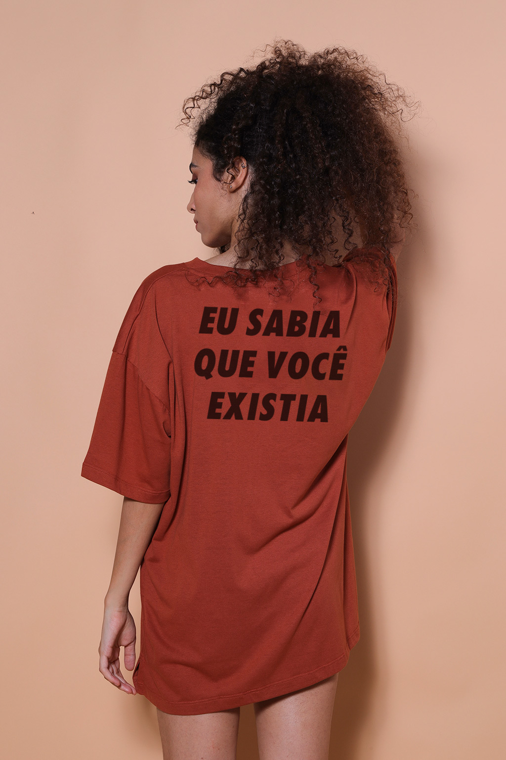 Camiseta oversize tijolo estampada Eu sabia que você existia