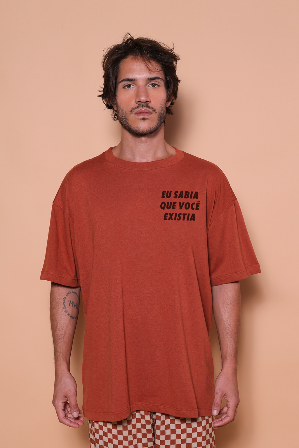 Camiseta oversize tijolo estampada Eu sabia que você existia