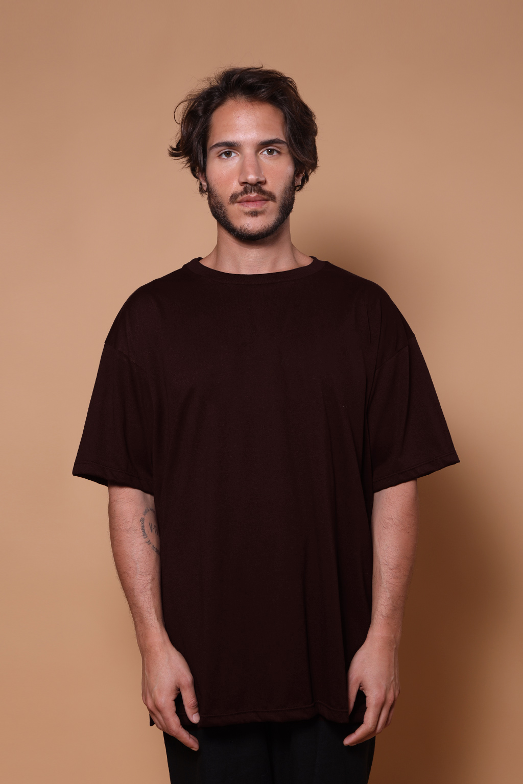 Camiseta básica oversize marrom