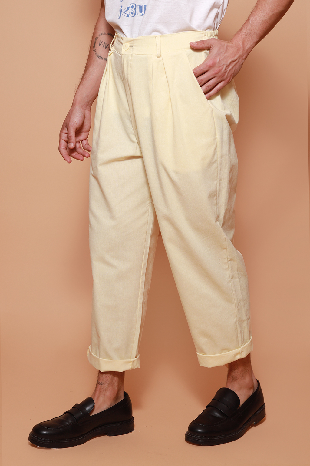 Calça alfaiataria amarela