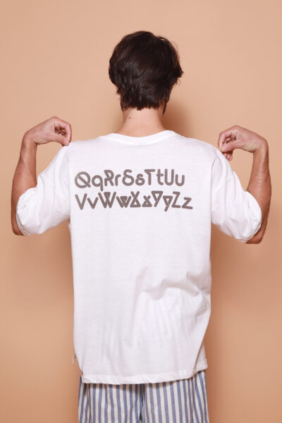 Camiseta oversize estampada Tipografia
