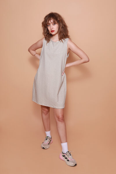 Vestido regata curto malha listrada