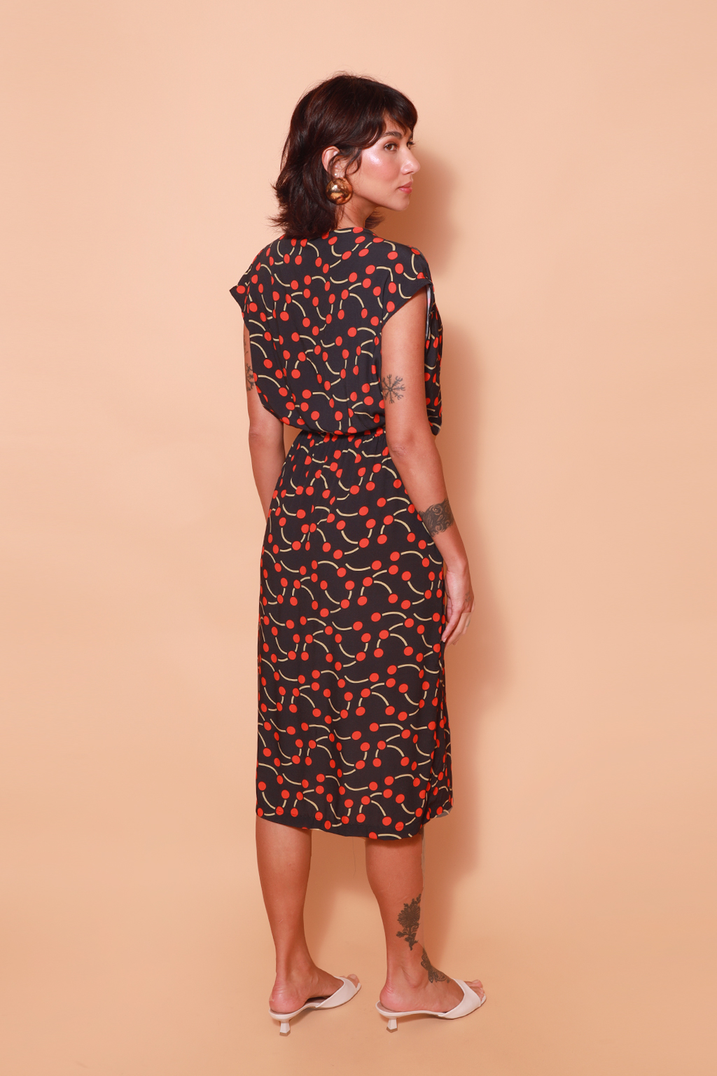 Vestido transpassado estampado Avestruz