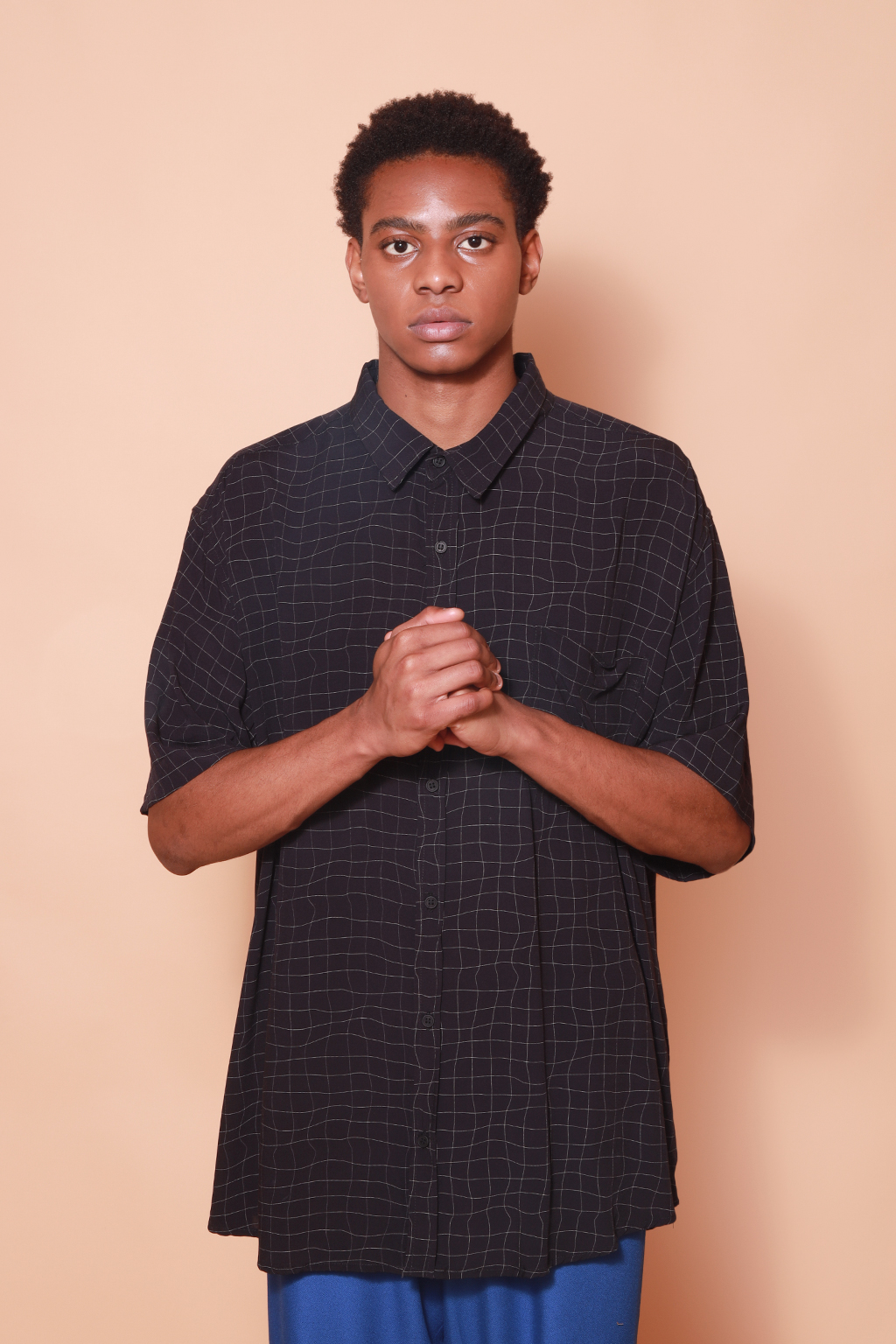 Camisa ampla estampada Grade preto