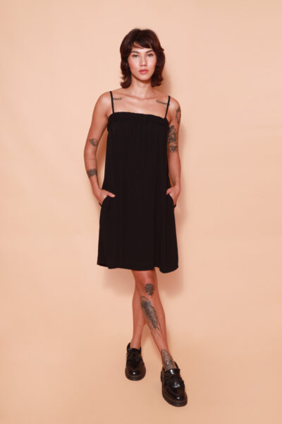 Vestido balonê curto preto em viscose