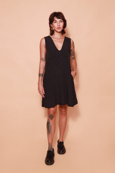 Vestido evasê estampado Grade preto