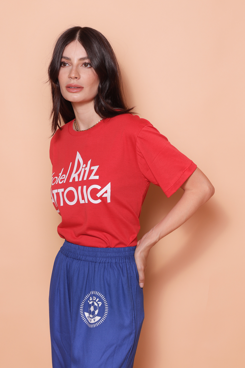 Camiseta vermelha estampada Hotel Ritz DTF