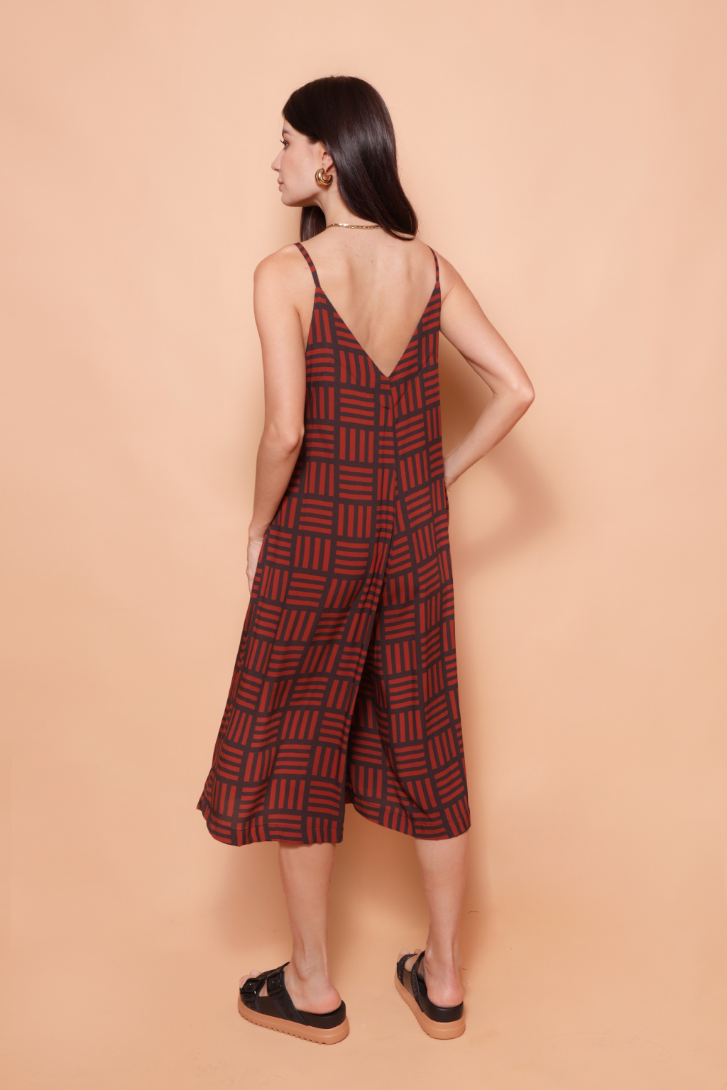 Macacão alcinha cavado estampado Tijolos