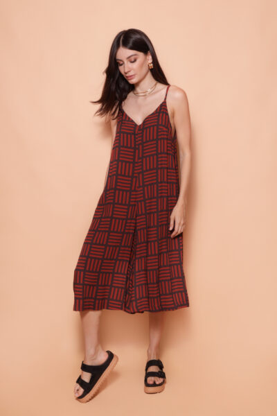 Macacão alcinha cavado estampado Tijolos